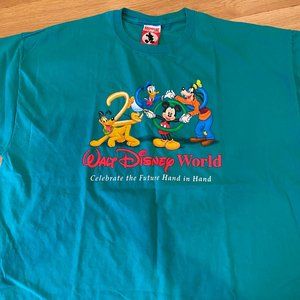 Vintage Walt Disney World Celebrate The Future Hand In Hand 2000 T-SHIRT Sz XL